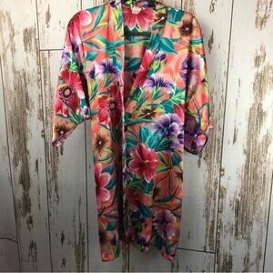 Vintage, Innermost Floral Silky Robe, Size Small. In excellent condition!